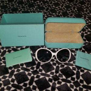 EUC AUTHENTIC TIFFANY & Co. WHITE SUNGLASSES WITH INTERCHANGEABLE CHARMS